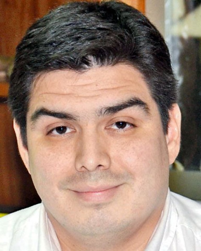 Emiliano Ibarrola, sumariado por denuncias en 2015, está ejerciendo la medicina en Clínicas.