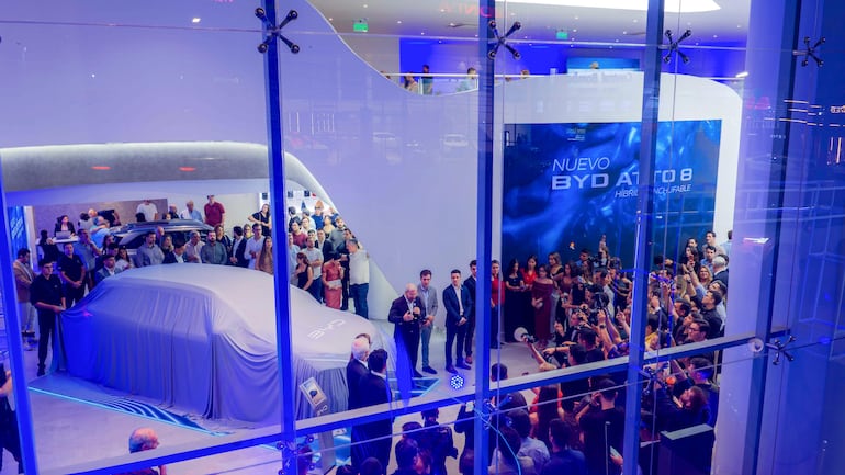 La inauguración reunió a referentes del sector empresarial, invitados especiales y medios de comunicación.