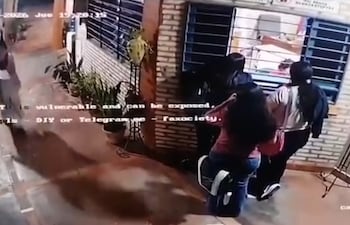 Alumnos del Centro Educativo Superior en Salud (CES) vivieron momentos de terror tras ser irrumpidos por desconocidos.