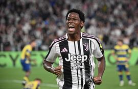 Jonathan David, delantero canadiense, debutó con gol y victoria con la camiseta de Juventus (AFP).