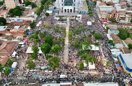 Vista aérea de la Basílica en la Misa central de Caacupe.