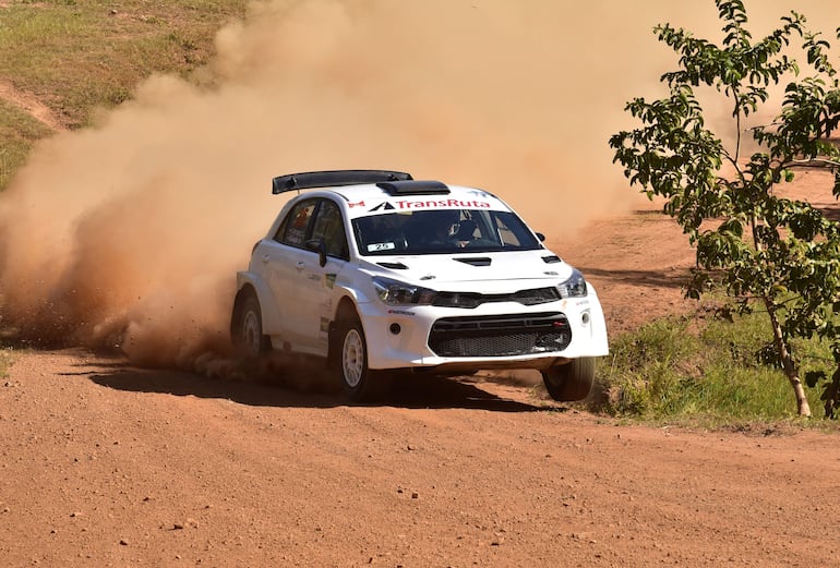 Carlos Cortazar y Rubén González lograron el doblete, al ganar la Clase RC2C Pro y la general 4x4 de la categoría Light, con el Kia Río Proto.