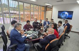 La firma de acuerdo entre representantes de las zonas francas de Paraguay y Brasil se realizó en Brasil.