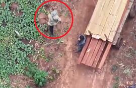 Un productor ganadero de Yasy Cañy relató que desde hace un año un grupo de personas se instaló en su propiedad y está deforestando un bosque nativo, fuertemente armados.