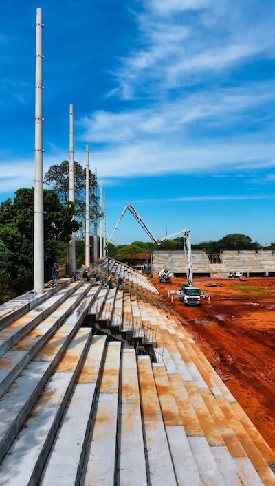 Sector Este de las tribunas del nuevo estadio de Guaraní.