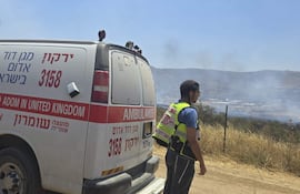 Dos palestinos y un colono, heridos en enfrentamientos durante un incendio en Cisjordania