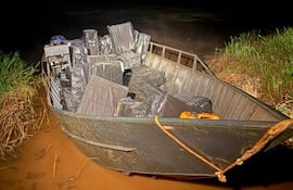 Uno de los cargamentos de droga decomisado en el lago de Itaipú.