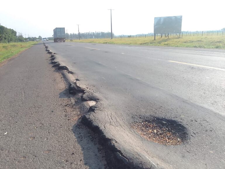 Vecinos reparan la ruta PY08 mientras el MOPC demora el recapado