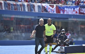 El entrenador de Cerro Porteño, Ariel Holan, ya piensa en Palmeiras, el duelo revancha por los octavos de final de la Copa Libertadores.