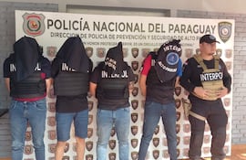 Los extraditados fueron trasladados a la Dirección de Policía, donde quedaron a disposición de la jueza Cinthia Garcete.