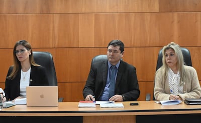 juez Darío Báez, juez Gloria Hermosa y juez Natalia Cacavelos.