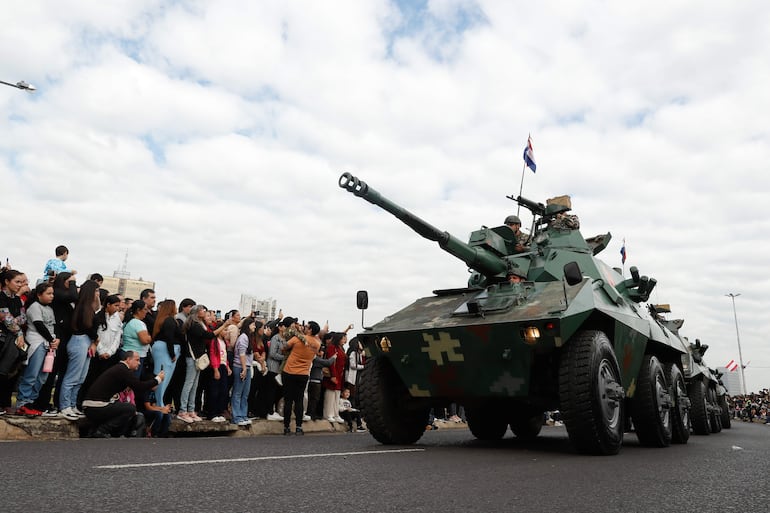 Integrantes de las fuerzas militares de Paraguay participarán en el desfile militar en honor a la fundación de Asunción. EFE/ Juan Pablo Pino