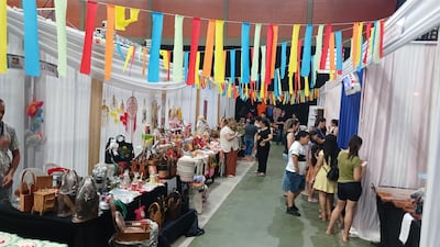 Presencia numerosa de personas en la Feria del Libro y Ciencia Caaguazú Lee 2025.