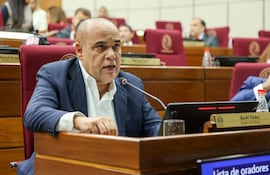 Basilio Bachi Núñez (ANR, HC), presidente del Senado. Foto: Senado
