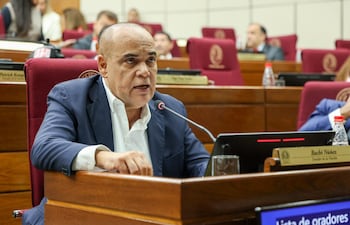 Basilio Bachi Núñez (ANR, HC), presidente del Senado. Foto: Senado