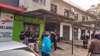Uno de los locales allanados por tragamonedas ilegales, en zona conocida como el Pantanal, Lambaré.
