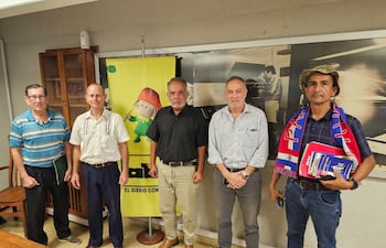 De izquierda a derecha: Benjamin Benitez, Felipe Mercado, Jorge Cabrera, Edgar Benitez y Reinaldo Pino Vallejos, todos militares retirados quienes se manifestaron en contra del proyecto de reforma de la Caja Fiscal actual, y promueven una contrapropuesta "integral".