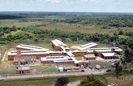 en-circulo-la-celda-numero-11-del-pabellon-e-de-la-penitenciaria-regional-de-emboscada-padre-juan-antonio-de-la-vega-desde-donde-saltaron-al-pa-230249000000-1281995.jpg