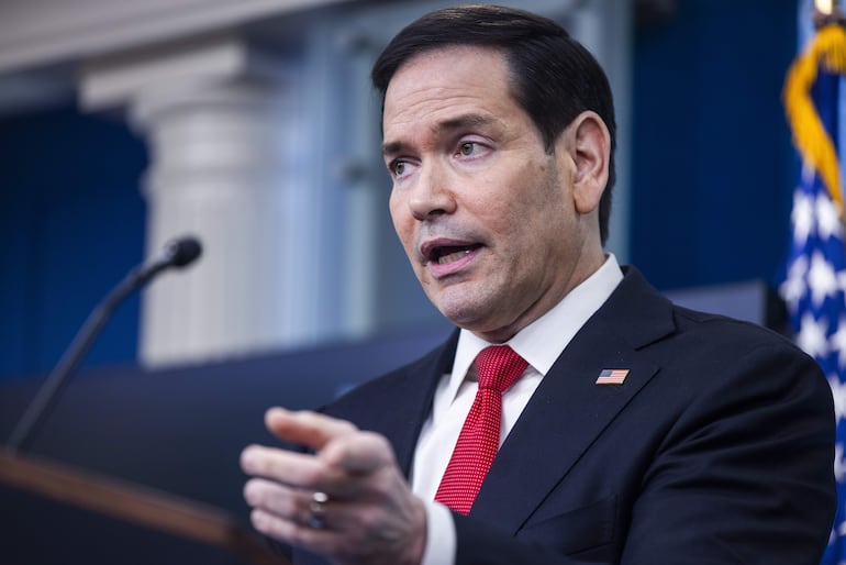 Rubio dice que no hay bloqueo petrolero contra Cuba y La Habana lo acusa de “mentir”