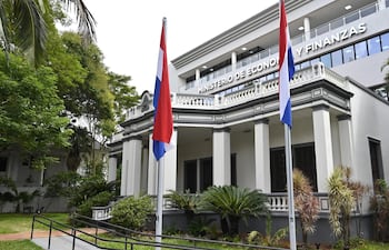 La evolución de la Deuda Pública plantea desafíos relevantes, donde el equilibrio entre acceso a recursos, costos financieros y sostenibilidad de largo plazo resulta clave.