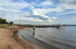 Actualmente, las aguas del Lago Ypacaraí no están aptas para el baño por la contaminación.
