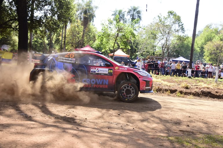 Los pilotos y equipos del Rally del Paraguay 2026 en las pruebas libes oficiales en un tramo de 5,6 kilómetros en la ciudad de Carmen del Paraná, Departamento de Itapúa, Paraguay.