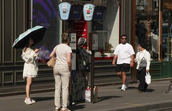 Las temperaturas pueden volver a subir este jueves hasta los 38 grados en algunos puntos del sur de Francia por la ola de calor excepcional.