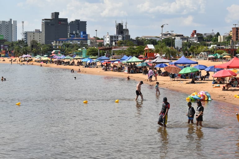 Importante movimiento turístico en Encarnación durante primer finde largo del año
