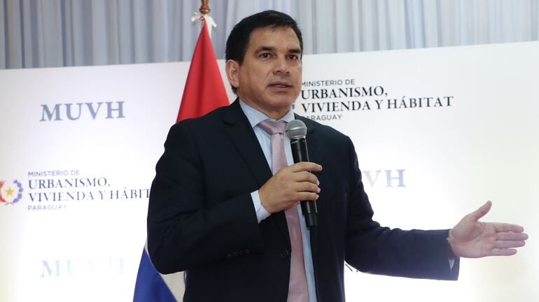Juan Carlos Baruja, ministro de Urbanismo.