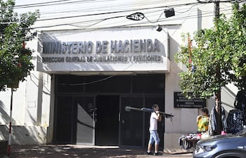 La Dirección General de Jubilaciones y Pensiones del Ministerio de Economía es la dependencia que administra la jubilación de gran parte del sector público.