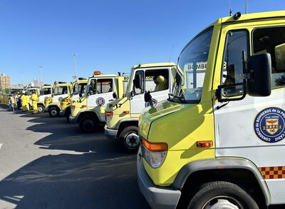 El Cuerpo de Bomberos Voluntarios del Paraguay recibió este miércoles ocho camiones tipo autobombas totalmente equipados para el combate de incendios y atención de emergencias como parte de una donación de sus pares de la provincia española de Cádiz (sur).