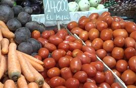 A 14.000 el kilo de tomate en el Mercado de Abasto.