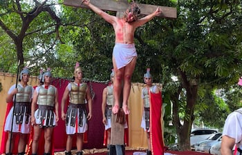 Recreación de la Pasión de Cristo en la Iglesia Domingo Savio de Fernando de la Mora.