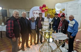 Caracterizados socios celebraron los 99 años del Club San Antonio de Asunción, bien identificado con el fútbol de salón.