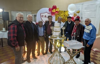 Caracterizados socios celebraron los 99 años del Club San Antonio de Asunción, bien identificado con el fútbol de salón.