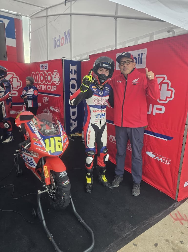 Nico Torrez sigue sumando experiencias en la Moto4 Latin Cup.
