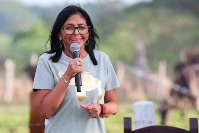 Delcy Rodríguez insiste a Trump por el cese de sanciones en nueva caminata por Venezuela