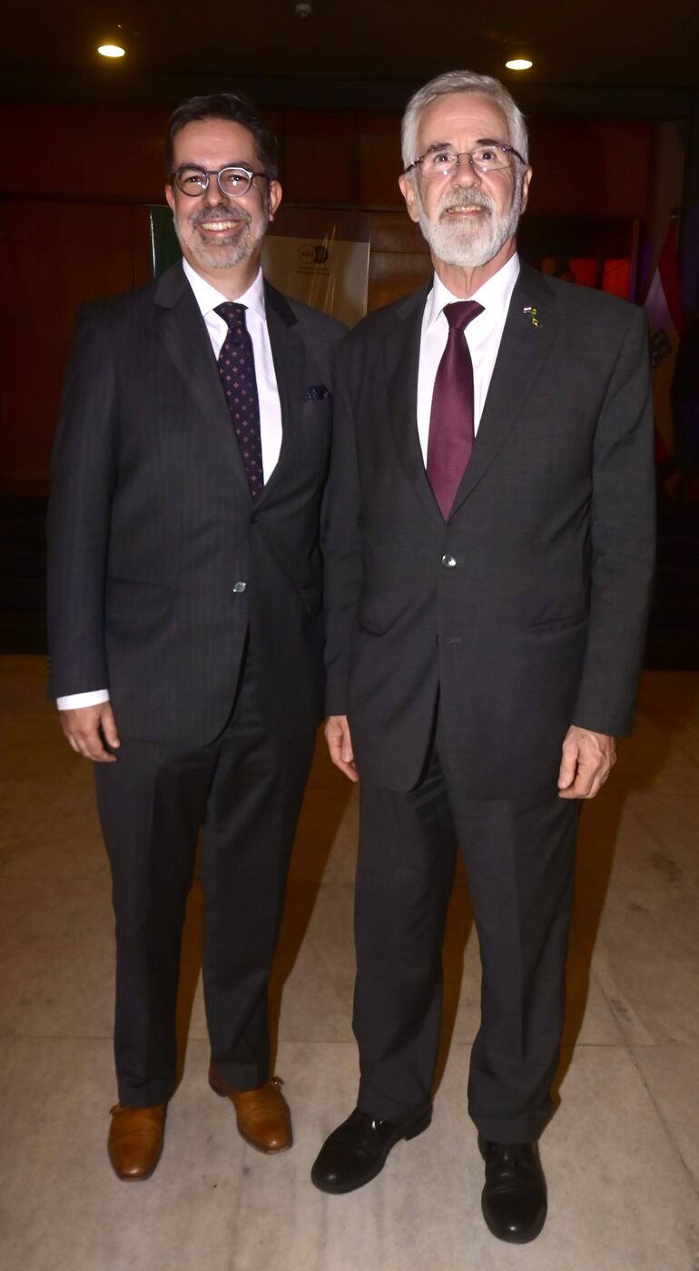 Ney Canani y el embajador de Brasil en Paraguay, José Antonio Marcondes de Carvalho.