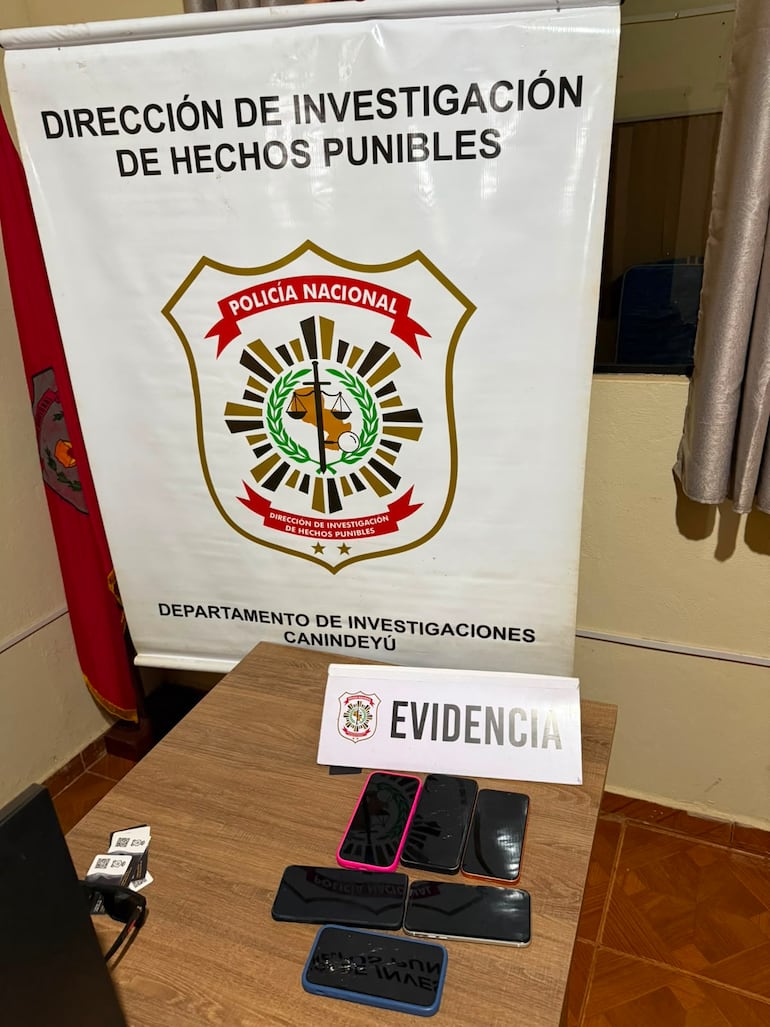 En los teléfonos de los detenidos supuestamente se encontraron datos sobre lo que iban a hacer.