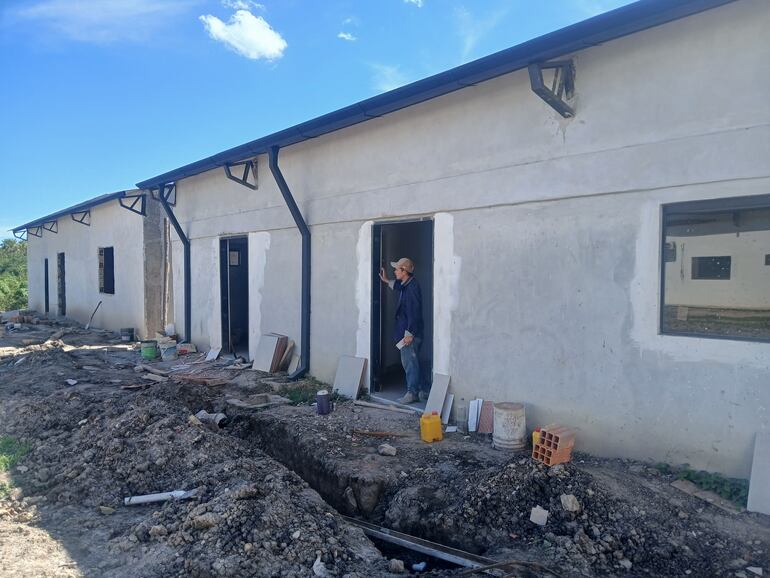 Los trabajos en el área de cocina y lavandería a punto de culminar.