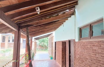 Clausuran sanitarios por riesgo de derrumbe y reclaman urgente intervención en el CRENT de Villarrica.