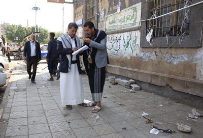 Personas caminan por una calle en Saná, Yemen, el 31 de agosto de 2025.