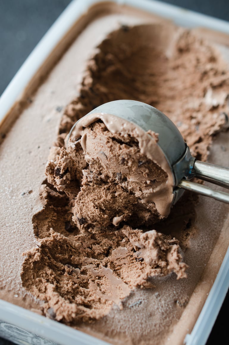 Helado de chocolate.