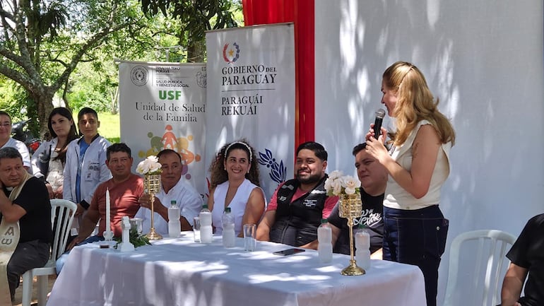 La ministra de Salud Pública, María Teresa Barán y el gobernador César Sosa encabezaron el acto.