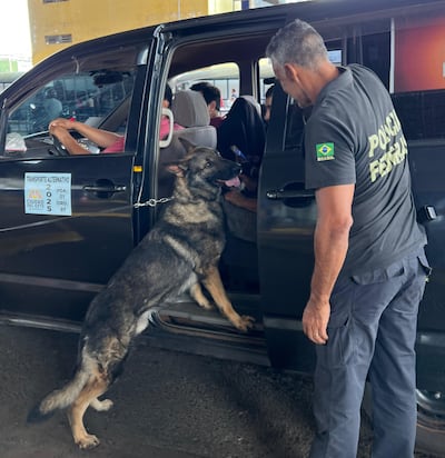 Los federales intensificaron los controles en el Puente de  la Amistad. 