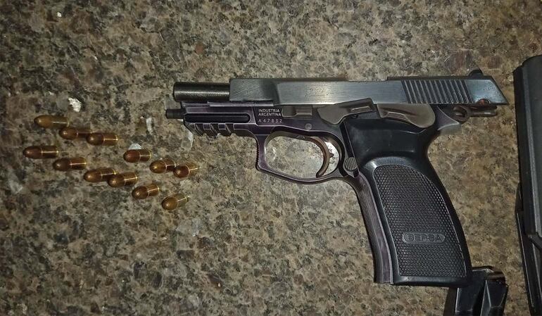 La pistola Bersa calibre 9 milímetros que tenía Rodi Alexis Acosta Vera cuando fue arrestado no sería el arma usada en San Ber.