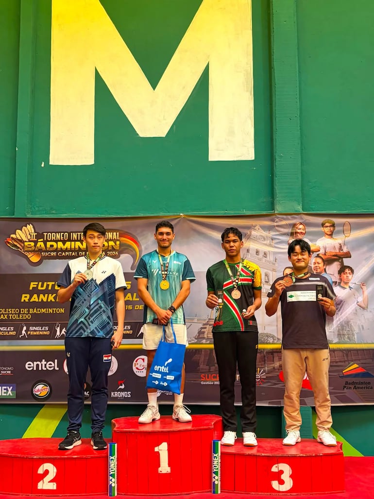 Leo también fue finalista en el II Torneo Internacional "Sucre".
