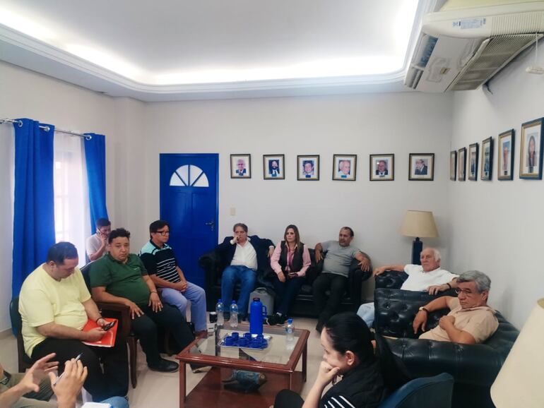 Oposición anuncia marcha para el  lunes contra reunión secreta y cartismo “narcomafioso”