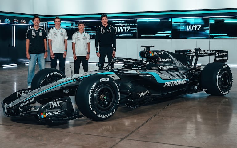 La escudería alemana Mercedes, con sus pilotos George Russel y Kimi Antonelli, tendrá como piloto de desarrollo al paraguayo Joshua Duerksen.
