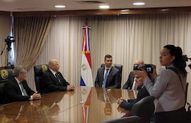 reunión, Santiago Peña, ministros de Corte